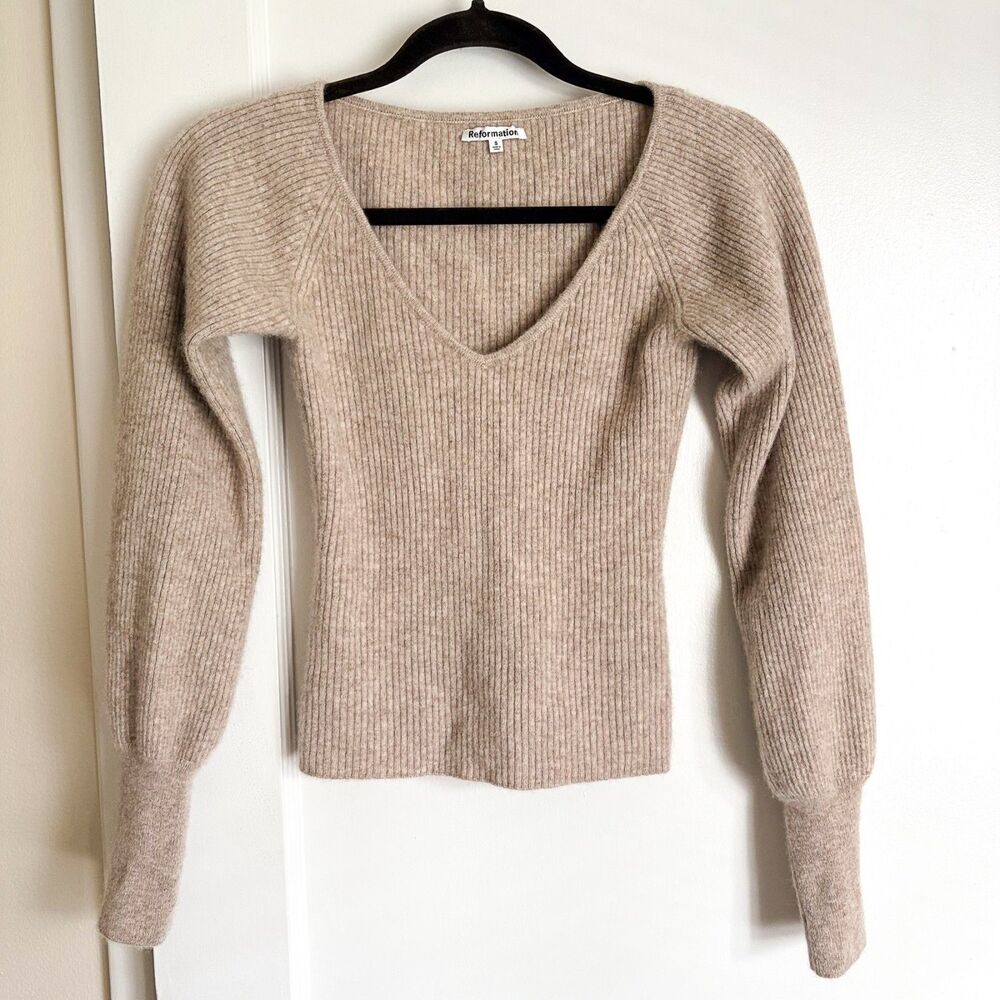 Womens Reformation Cashmere Sweater Small Pullover V-Neck Fitted Beige Cream